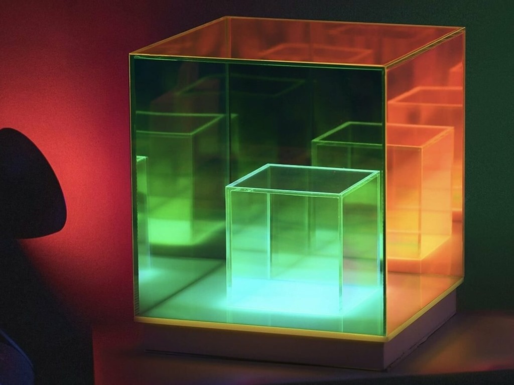 Uncommon-Carry-Cube-Lamp-02-1200x899