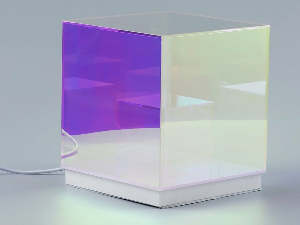 Uncommon-Carry-Cube-Lamp-04-1200x900